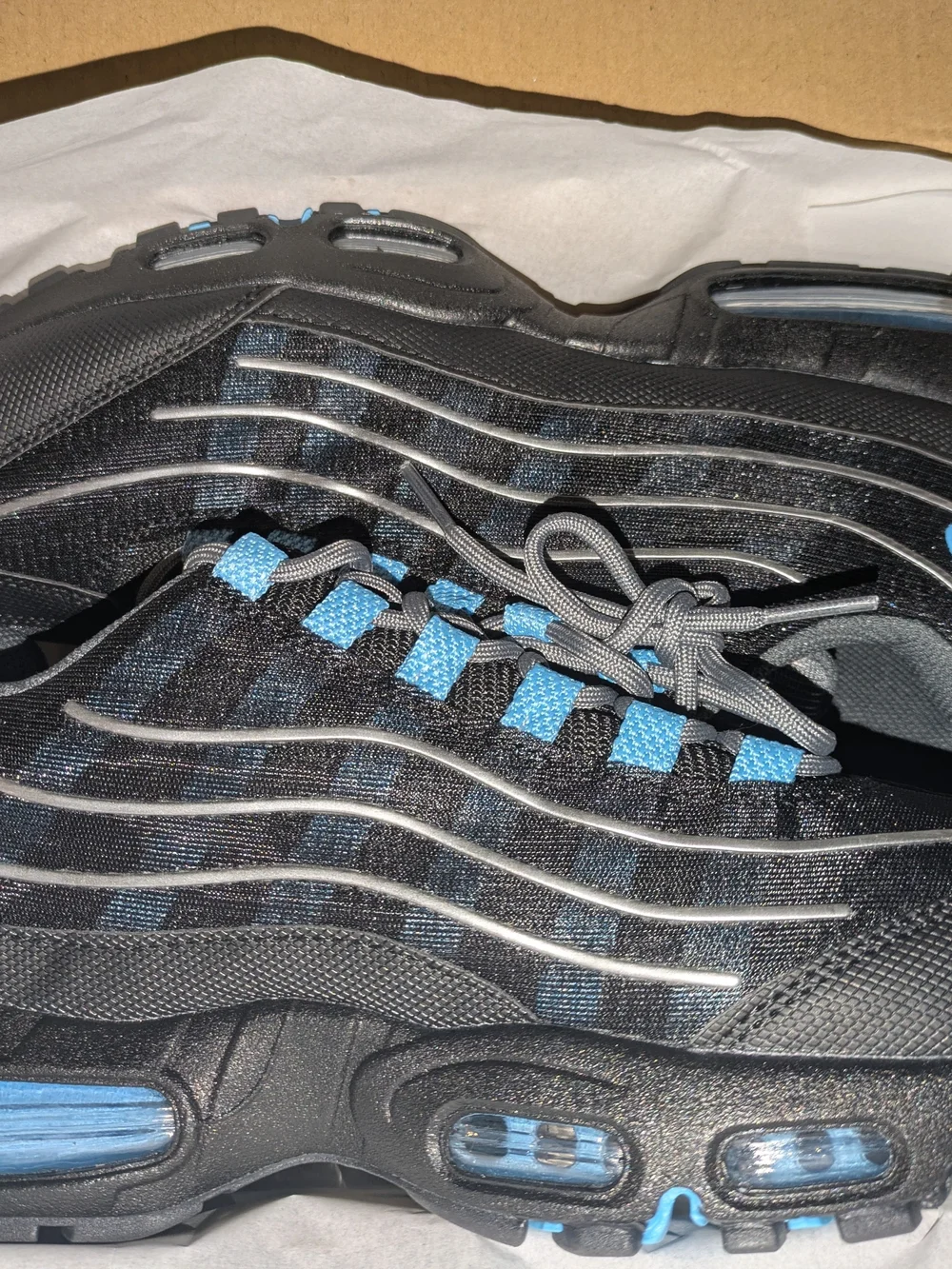 Nike Air Max 95 Black with Blue Accents Men's Size 10 New In Box!